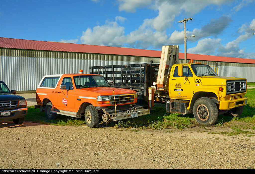 HR Utility Truck and Truck crane